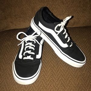 💥NEW LISTING💥VANS OLD SKOOL SNEAKERS